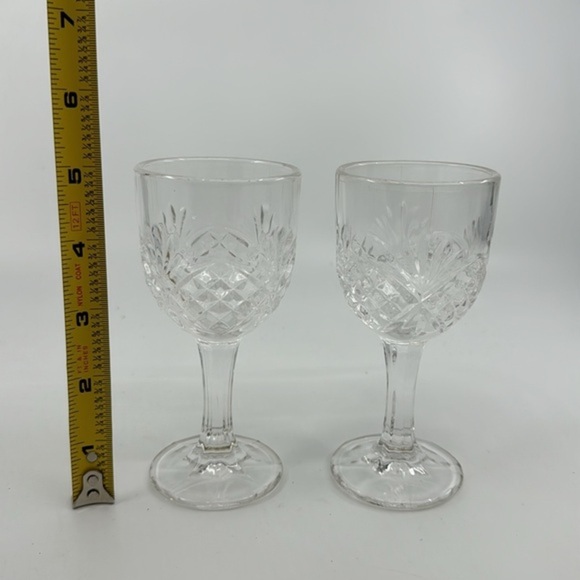 Pair‎ of Crystal Glasses - Picture 7 of 7